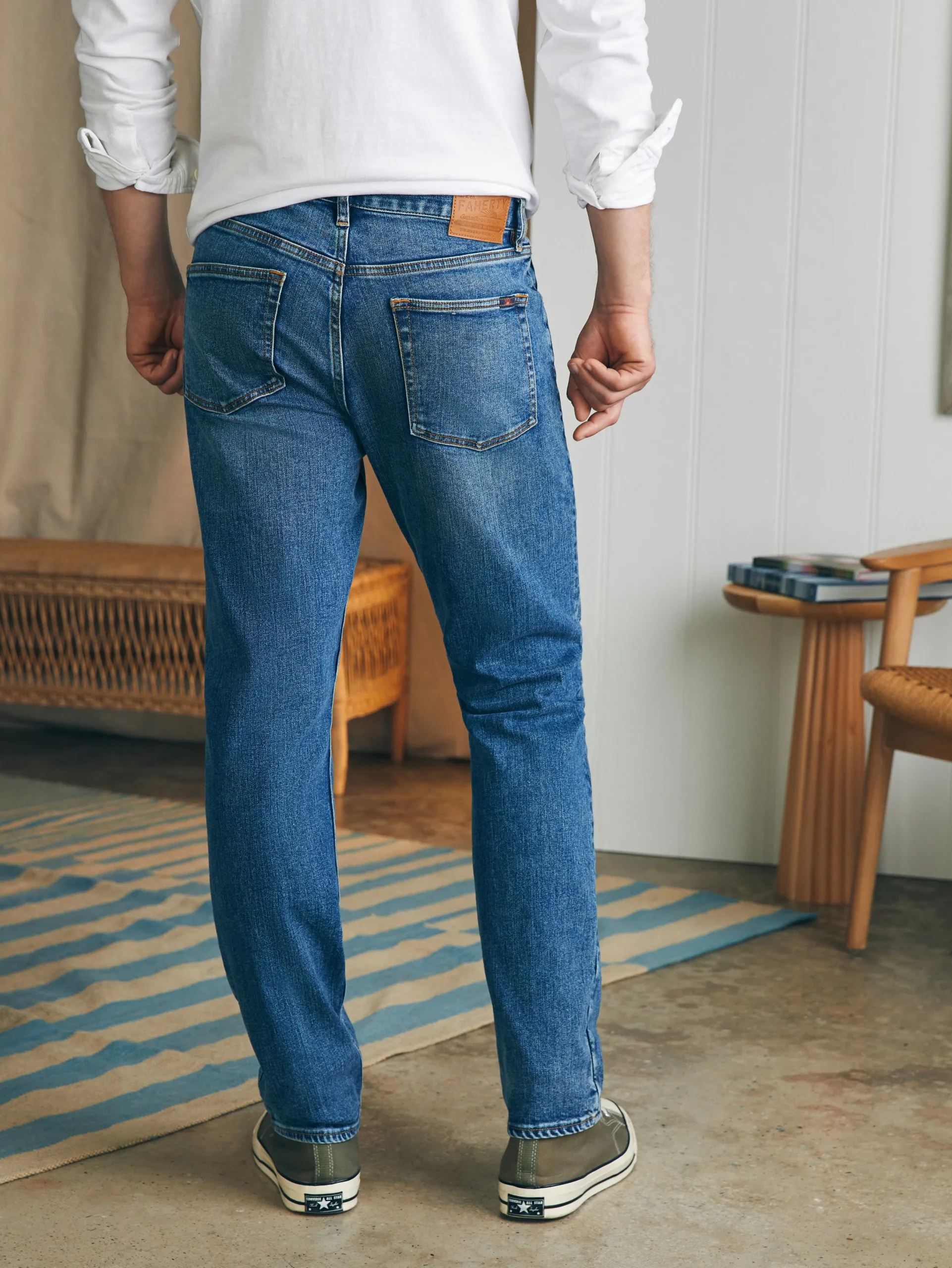 Faherty Brand Organic Cotton Slim Straight Denim (32" Inseam) -