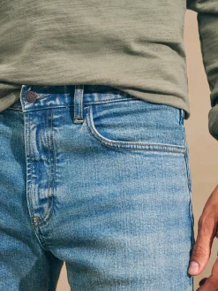 Faherty Brand Organic Cotton Slim Straight Denim (32" Inseam) -
