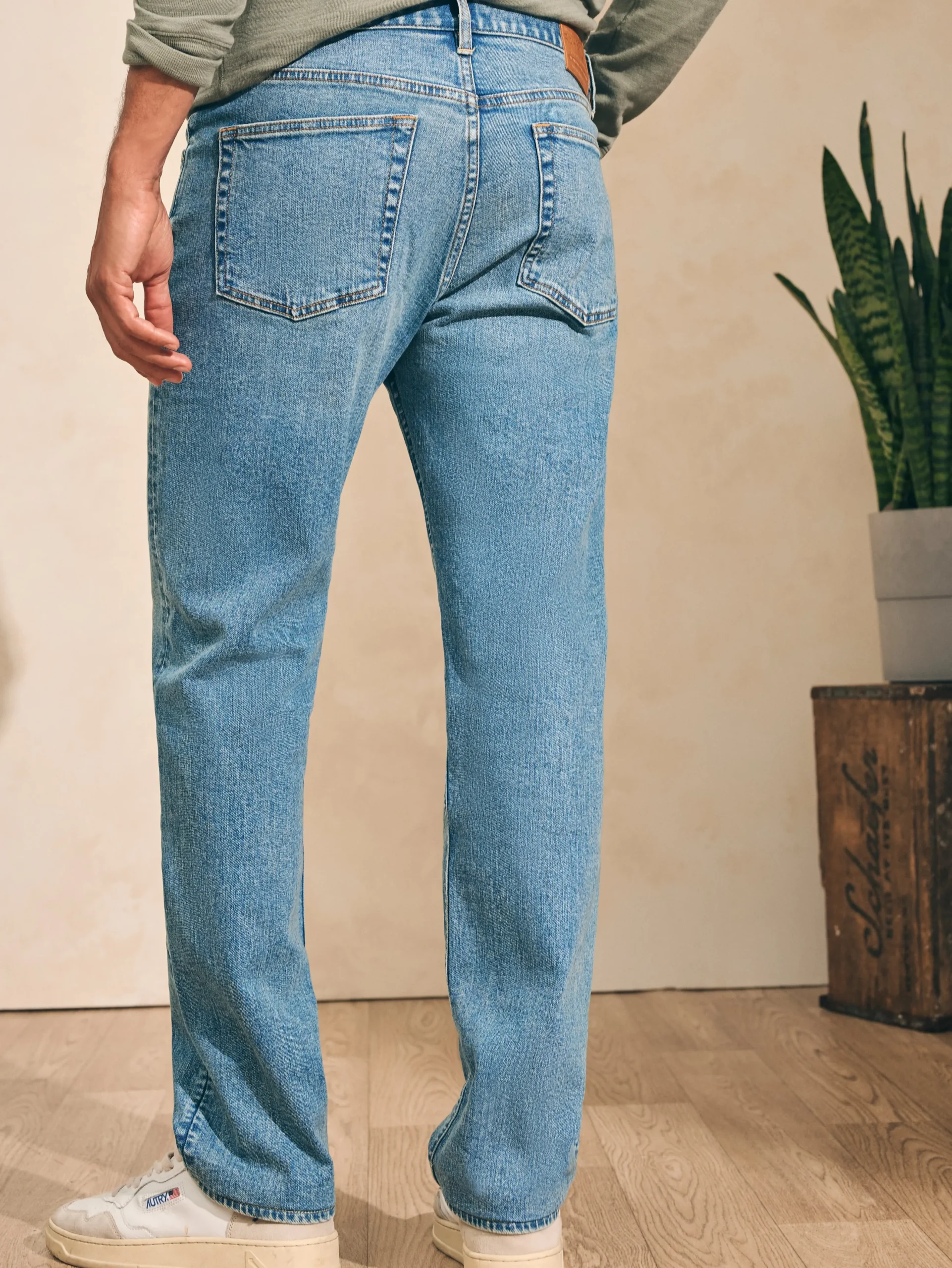 Faherty Brand Organic Cotton Slim Straight Denim (32" Inseam) -