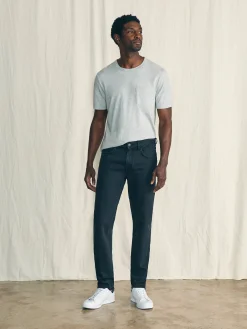 Faherty Brand Organic Cotton Slim Straight Denim (32" Inseam) -