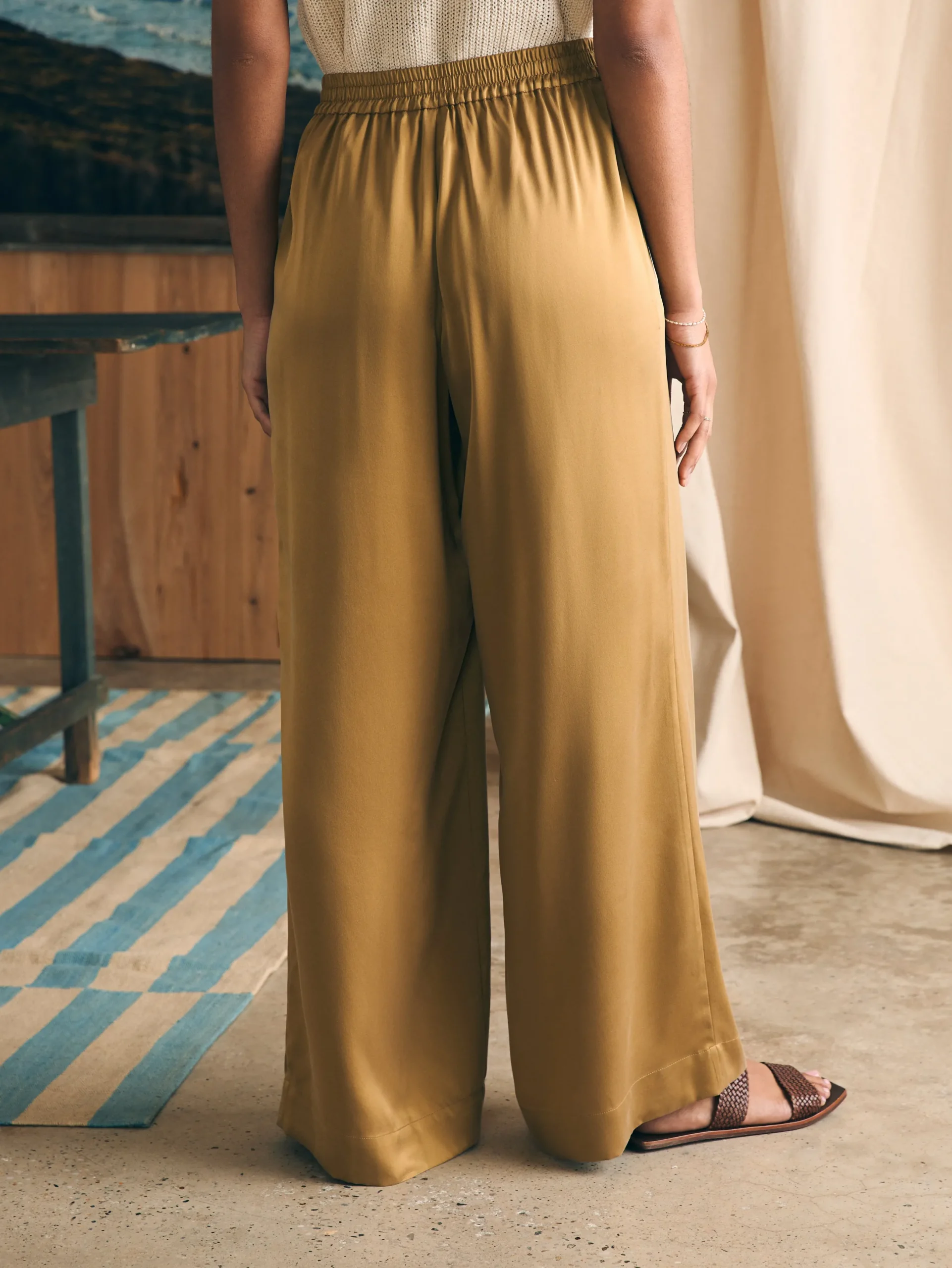 Women Faherty Brand Sandwashed Silk Gemma Pant -