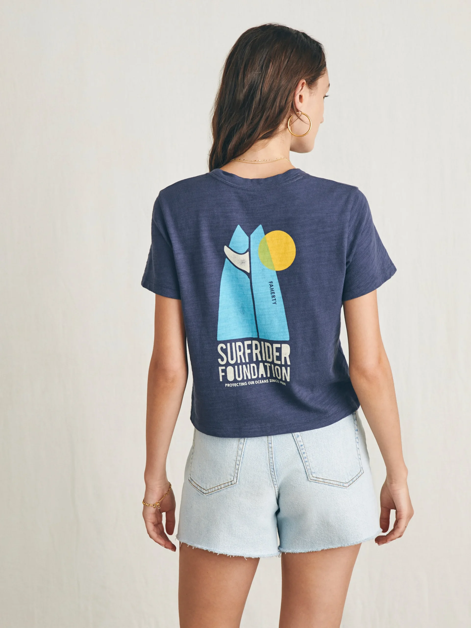 Women Faherty Brand Surfrider Sunwashed Cropped Tee -